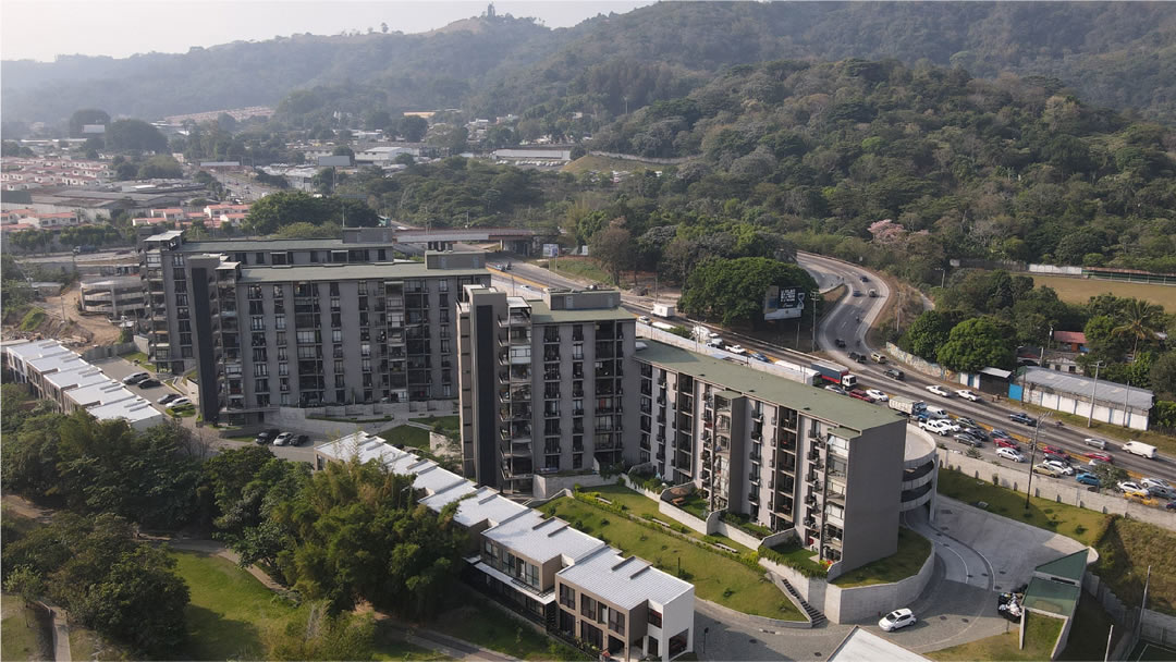 TORRE DE APARTAMENTOS CASAS DEL ARBOL Y TOWN HOUSES